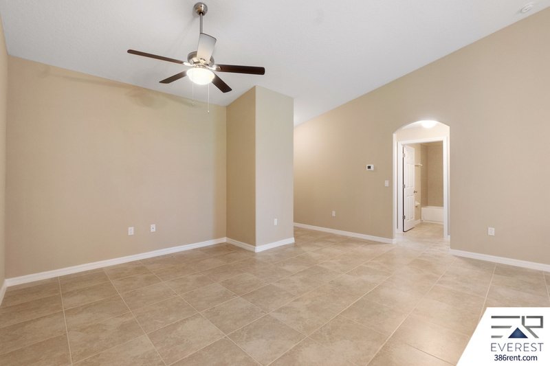 LIKE NEW 3/2/1 TOWNHOUSE IN BEAUTIFUL SEMINOLE WOODS property image