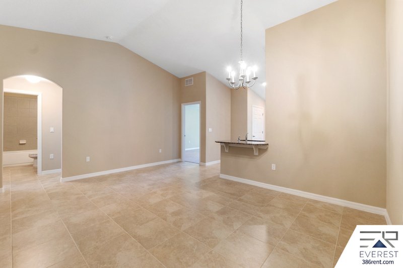 LIKE NEW 3/2/1 TOWNHOUSE IN BEAUTIFUL SEMINOLE WOODS property image
