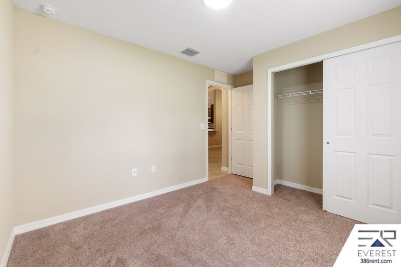 LIKE NEW 3/2/1 TOWNHOUSE IN BEAUTIFUL SEMINOLE WOODS property image