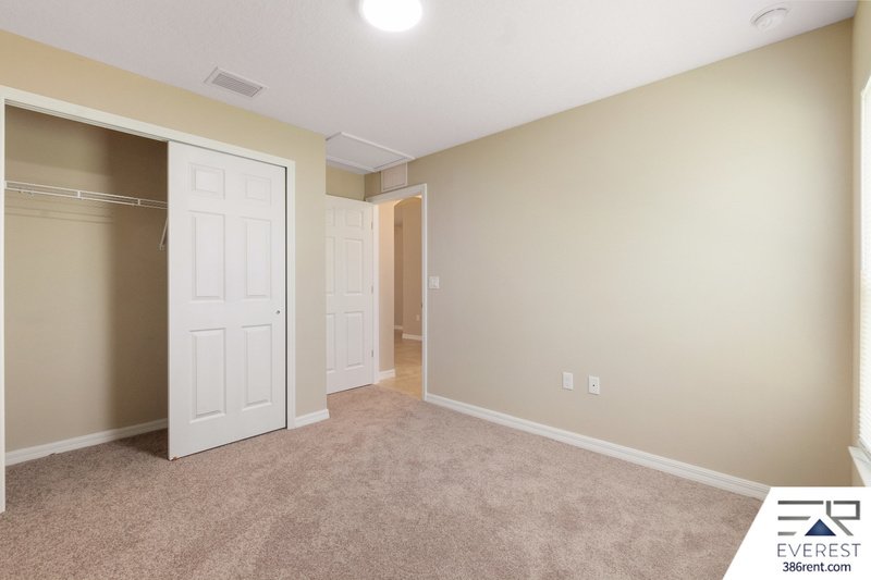 LIKE NEW 3/2/1 TOWNHOUSE IN BEAUTIFUL SEMINOLE WOODS property image