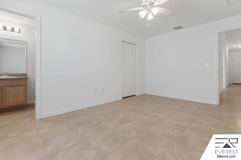 LIKE NEW 3/2/1 TOWNHOUSE IN BEAUTIFUL SEMINOLE WOODS property image