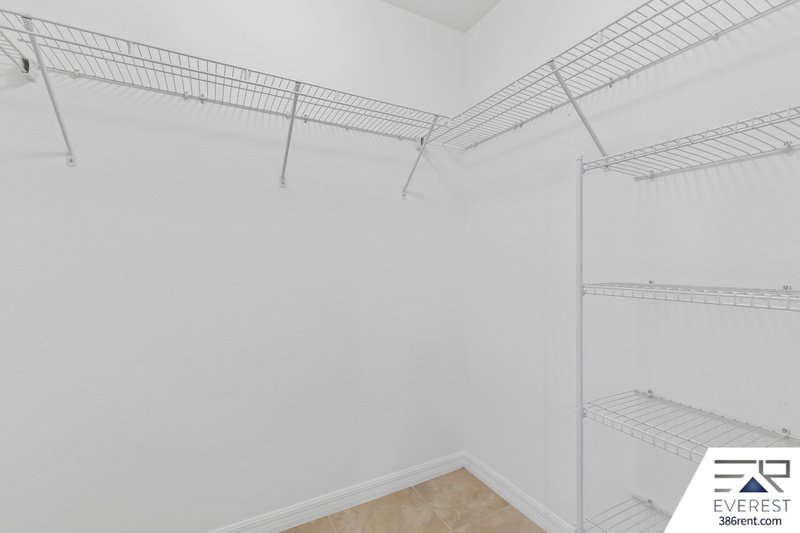 LIKE NEW 3/2/1 TOWNHOUSE IN BEAUTIFUL SEMINOLE WOODS property image