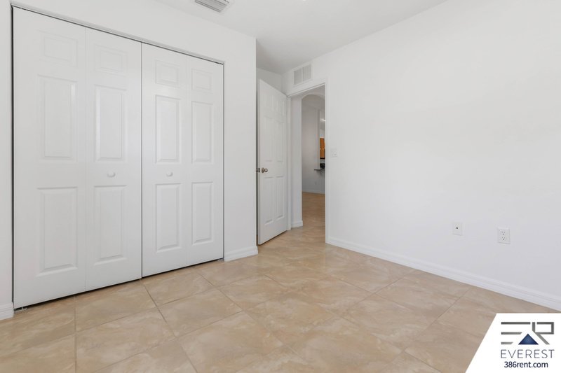 LIKE NEW 3/2/1 TOWNHOUSE IN BEAUTIFUL SEMINOLE WOODS property image