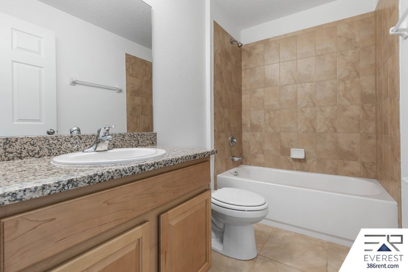 LIKE NEW 3/2/1 TOWNHOUSE IN BEAUTIFUL SEMINOLE WOODS property image