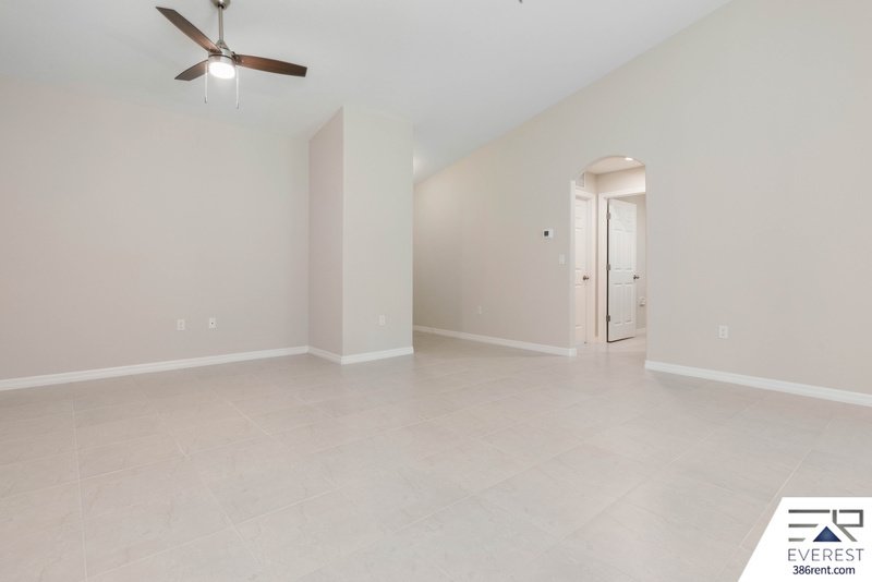 LIKE NEW 3/2/1 TOWNHOUSE IN BEAUTIFUL SEMINOLE WOODS property image