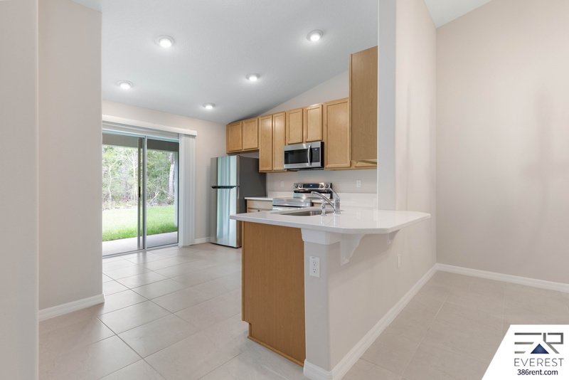 LIKE NEW 3/2/1 TOWNHOUSE IN BEAUTIFUL SEMINOLE WOODS property image