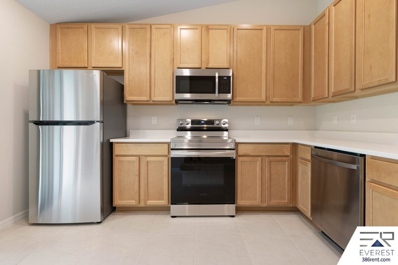 LIKE NEW 3/2/1 TOWNHOUSE IN BEAUTIFUL SEMINOLE WOODS property image