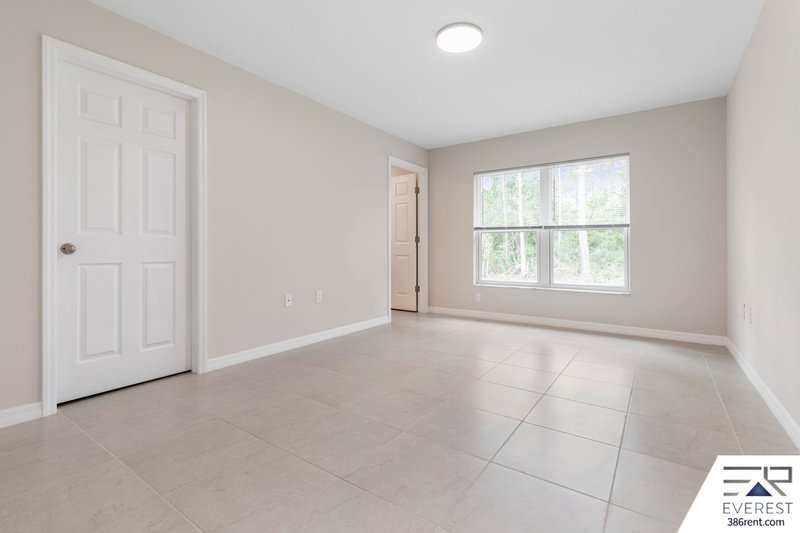 LIKE NEW 3/2/1 TOWNHOUSE IN BEAUTIFUL SEMINOLE WOODS property image