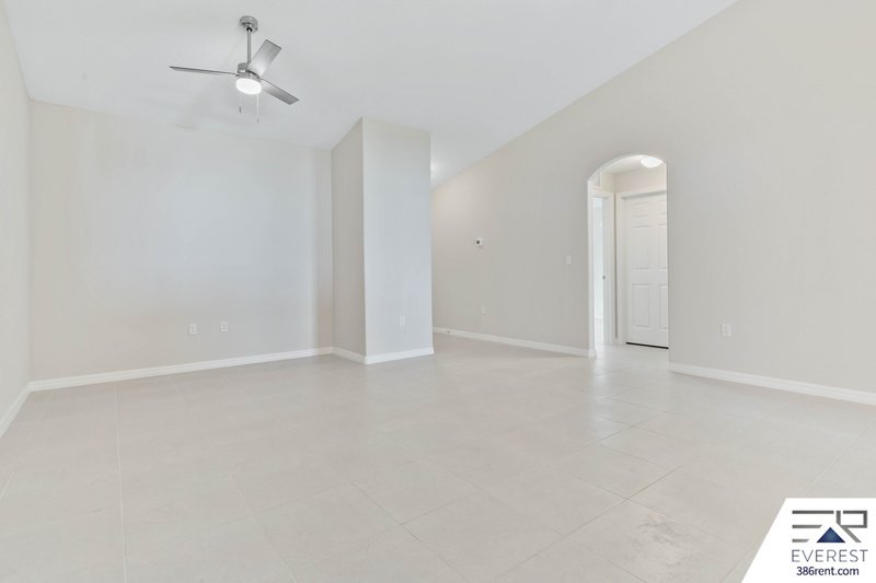 FULLY FENCED, LIKE NEW 3/2/1 TOWNHOUSE IN BEAUTIFUL SEMINOLE WOODS property image