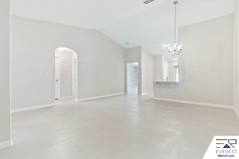 FULLY FENCED, LIKE NEW 3/2/1 TOWNHOUSE IN BEAUTIFUL SEMINOLE WOODS property image