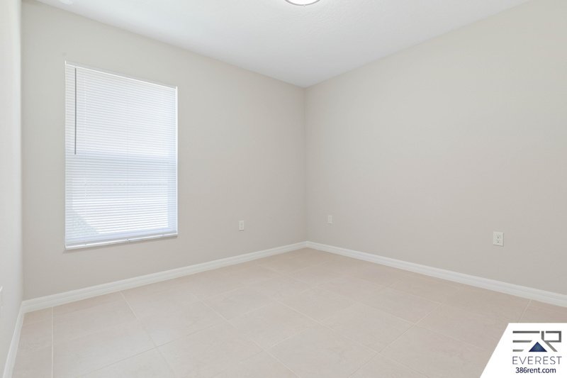 FULLY FENCED, LIKE NEW 3/2/1 TOWNHOUSE IN BEAUTIFUL SEMINOLE WOODS property image