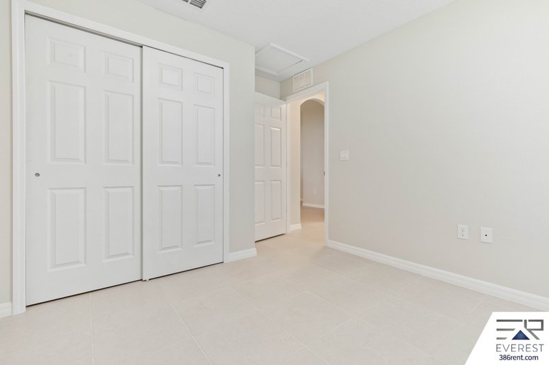 FULLY FENCED, LIKE NEW 3/2/1 TOWNHOUSE IN BEAUTIFUL SEMINOLE WOODS property image