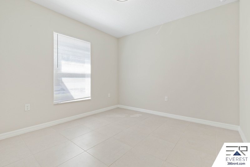 FULLY FENCED, LIKE NEW 3/2/1 TOWNHOUSE IN BEAUTIFUL SEMINOLE WOODS property image