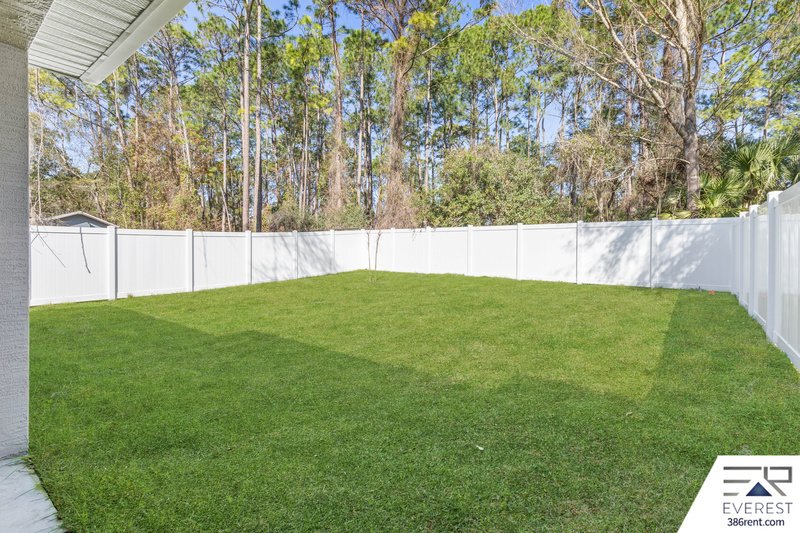 FULLY FENCED, LIKE NEW 3/2/1 TOWNHOUSE IN BEAUTIFUL SEMINOLE WOODS property image