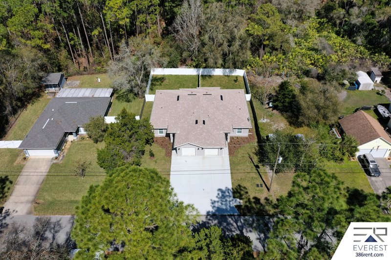 FULLY FENCED, LIKE NEW 3/2/1 TOWNHOUSE IN BEAUTIFUL SEMINOLE WOODS property image