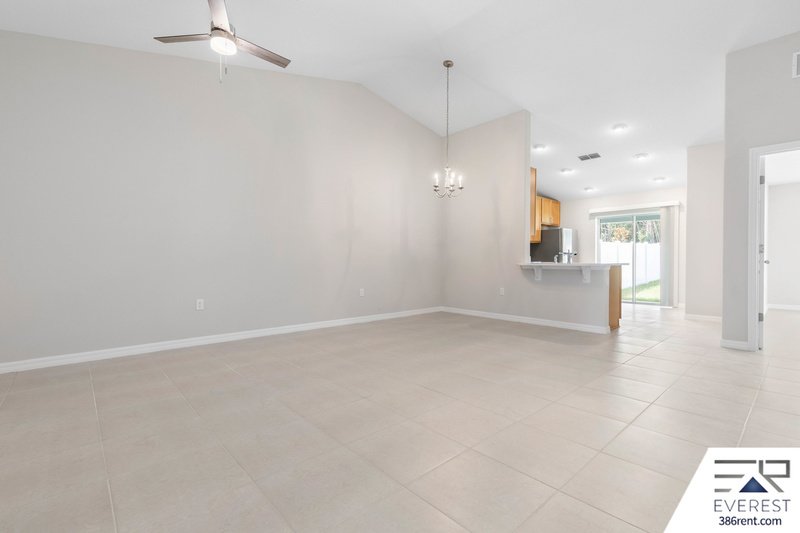 FULLY FENCED, LIKE NEW 3/2/1 TOWNHOUSE ON A CUL DE SAC IN BEAUTIFUL SEMINOLE WOODS property image