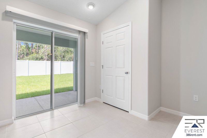 FULLY FENCED, LIKE NEW 3/2/1 TOWNHOUSE ON A CUL DE SAC IN BEAUTIFUL SEMINOLE WOODS property image