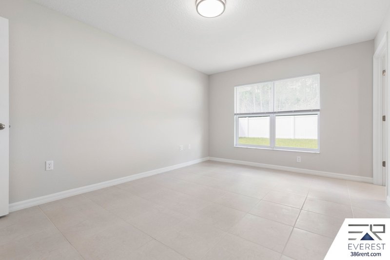 FULLY FENCED, LIKE NEW 3/2/1 TOWNHOUSE ON A CUL DE SAC IN BEAUTIFUL SEMINOLE WOODS property image