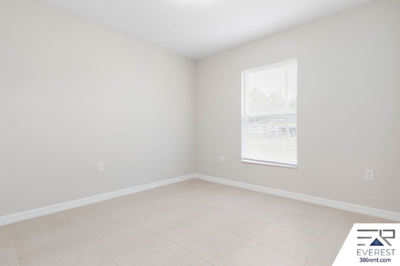 FULLY FENCED, LIKE NEW 3/2/1 TOWNHOUSE ON A CUL DE SAC IN BEAUTIFUL SEMINOLE WOODS property image