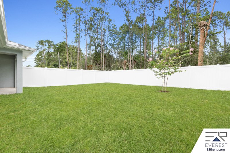 FULLY FENCED, LIKE NEW 3/2/1 TOWNHOUSE ON A CUL DE SAC IN BEAUTIFUL SEMINOLE WOODS property image