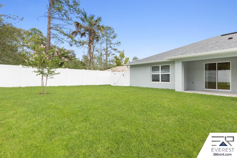 FULLY FENCED, LIKE NEW 3/2/1 TOWNHOUSE ON A CUL DE SAC IN BEAUTIFUL SEMINOLE WOODS property image