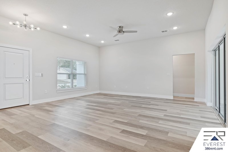 FULLY FENCED, UPGRADED 3/2/2 IN DESIRABLE PINE GROVE property image