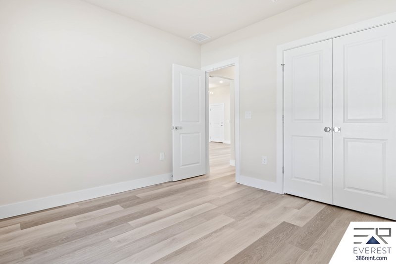 FULLY FENCED, UPGRADED 3/2/2 IN DESIRABLE PINE GROVE property image