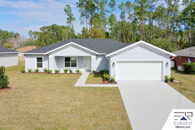 FULLY FENCED, UPGRADED 3/2/2 IN DESIRABLE PINE GROVE property image