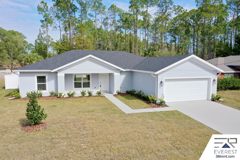 FULLY FENCED, UPGRADED 3/2/2 IN DESIRABLE PINE GROVE property image