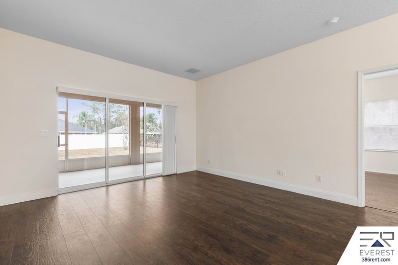 FULLY FENCED, SPACIOUS 4/2.5/2 ON A CUL-DE-SAC IN LEHIGH WOODS property image