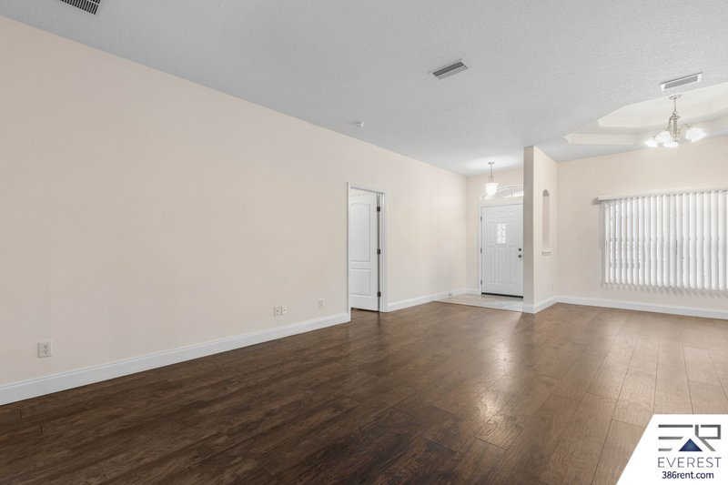 FULLY FENCED, SPACIOUS 4/2.5/2 ON A CUL-DE-SAC IN LEHIGH WOODS property image