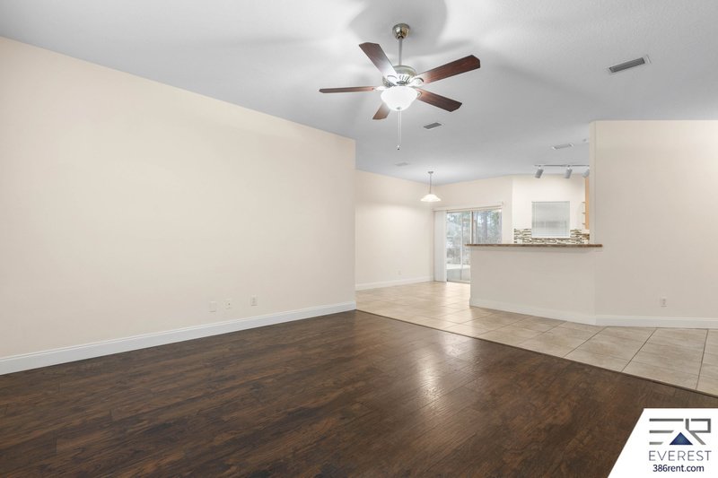 FULLY FENCED, SPACIOUS 4/2.5/2 ON A CUL-DE-SAC IN LEHIGH WOODS property image