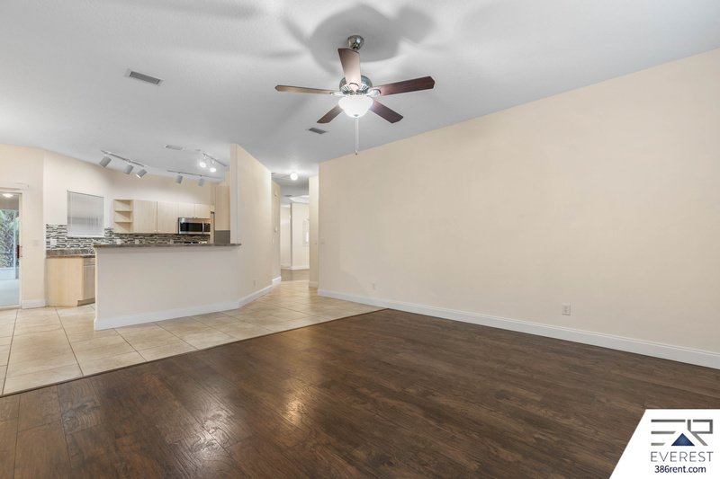 FULLY FENCED, SPACIOUS 4/2.5/2 ON A CUL-DE-SAC IN LEHIGH WOODS property image