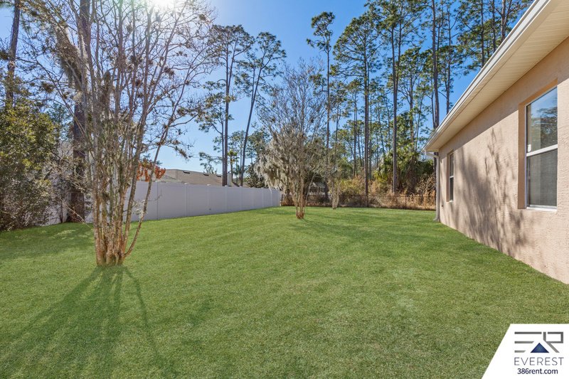 FULLY FENCED, SPACIOUS 4/2.5/2 ON A CUL-DE-SAC IN LEHIGH WOODS property image