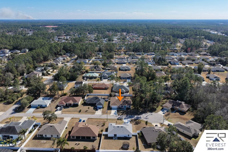 FULLY FENCED, SPACIOUS 4/2.5/2 ON A CUL-DE-SAC IN LEHIGH WOODS property image