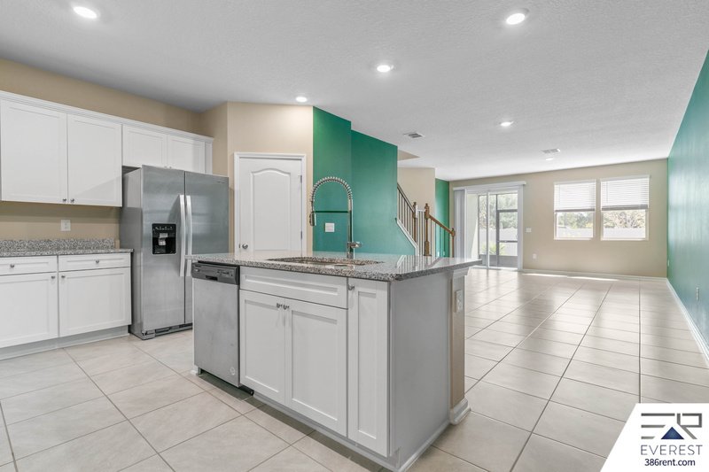 LIKE NEW 3/2.5/1 TOWNHOUSE IN DESIRABLE PALM COAST property image