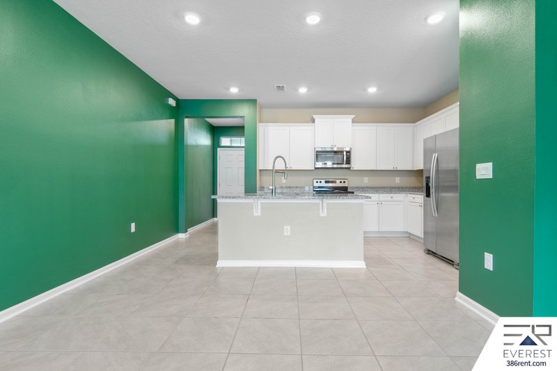 LIKE NEW 3/2.5/1 TOWNHOUSE IN DESIRABLE PALM COAST property image