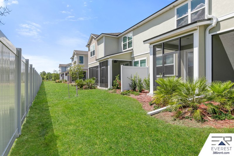 LIKE NEW 3/2.5/1 TOWNHOUSE IN DESIRABLE PALM COAST property image