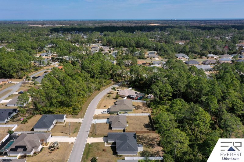 MOVE-IN READY 3/2 WITH 2-CAR GARAGE & PRIVATE FENCED YARD IN SOUGHT-AFTER SEMINOLE WOODS property image
