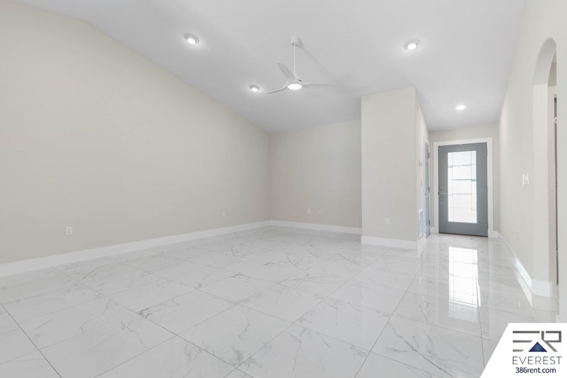 FULLY FENCED, LIKE NEW 3/2/1 TOWNHOUSE IN BEAUTIFUL QUAIL HOLLOW property image