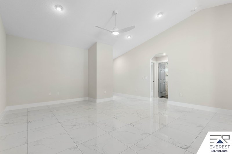 FULLY FENCED, LIKE NEW 3/2/1 TOWNHOUSE IN BEAUTIFUL QUAIL HOLLOW property image