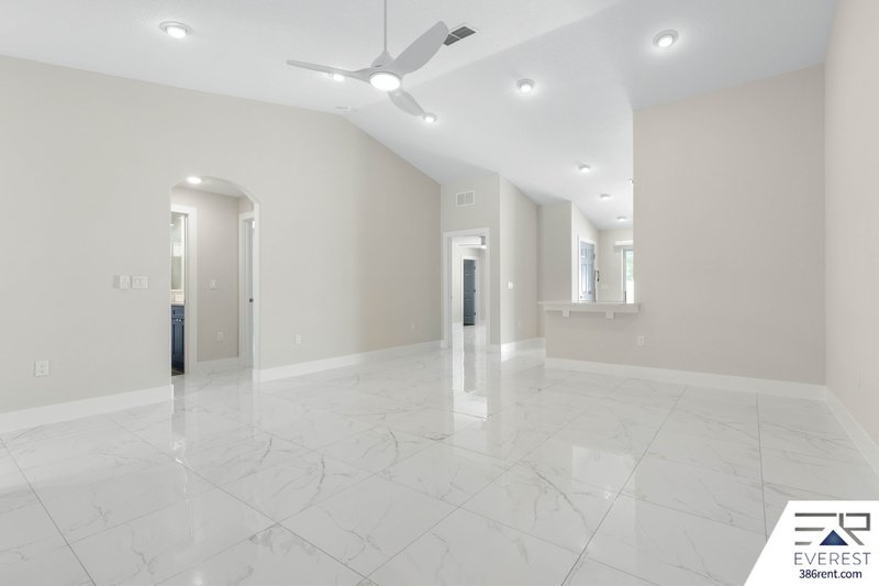 FULLY FENCED, LIKE NEW 3/2/1 TOWNHOUSE IN BEAUTIFUL QUAIL HOLLOW property image