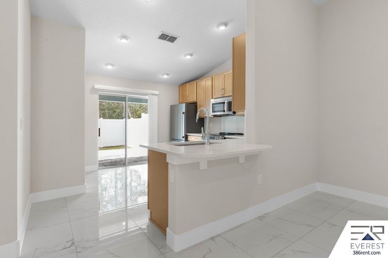 FULLY FENCED, LIKE NEW 3/2/1 TOWNHOUSE IN BEAUTIFUL QUAIL HOLLOW property image