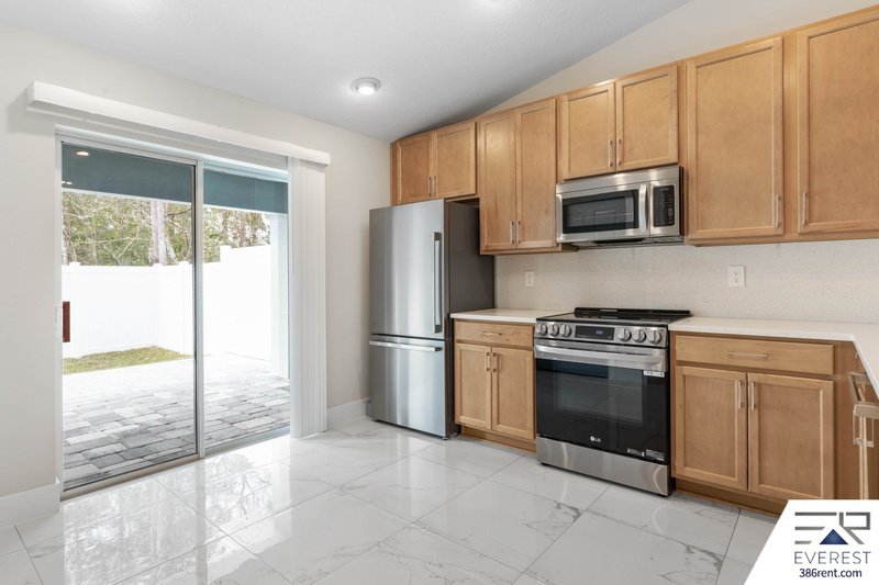 FULLY FENCED, LIKE NEW 3/2/1 TOWNHOUSE IN BEAUTIFUL QUAIL HOLLOW property image