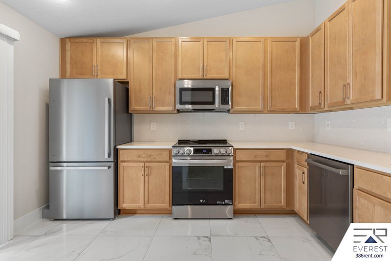 FULLY FENCED, LIKE NEW 3/2/1 TOWNHOUSE IN BEAUTIFUL QUAIL HOLLOW property image