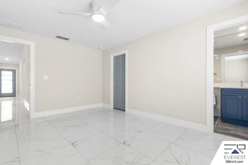 FULLY FENCED, LIKE NEW 3/2/1 TOWNHOUSE IN BEAUTIFUL QUAIL HOLLOW property image