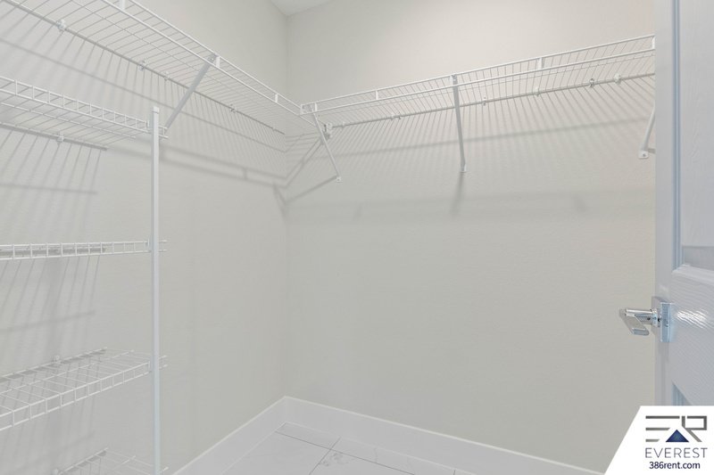 FULLY FENCED, LIKE NEW 3/2/1 TOWNHOUSE IN BEAUTIFUL QUAIL HOLLOW property image