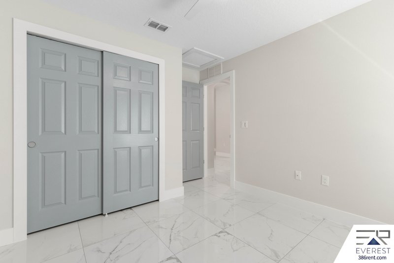 FULLY FENCED, LIKE NEW 3/2/1 TOWNHOUSE IN BEAUTIFUL QUAIL HOLLOW property image