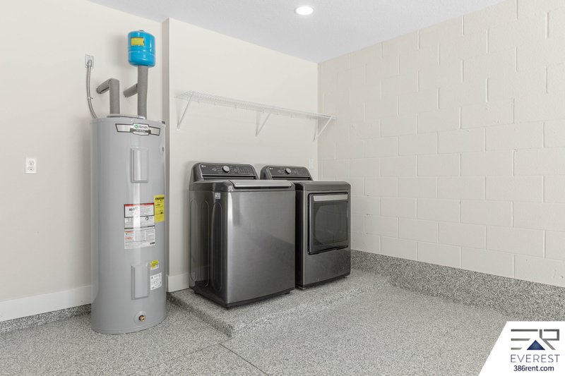 FULLY FENCED, LIKE NEW 3/2/1 TOWNHOUSE IN BEAUTIFUL QUAIL HOLLOW property image