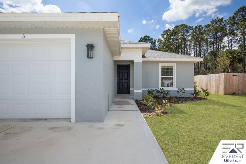 LIKE NEW 3/2/1 ON CUL DE SAC IN DESIRABLE SEMINOLE WOODS property image